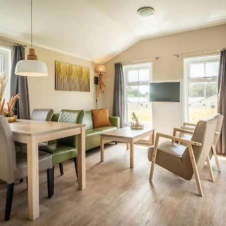 בקתה In Texel With Private Sauna *